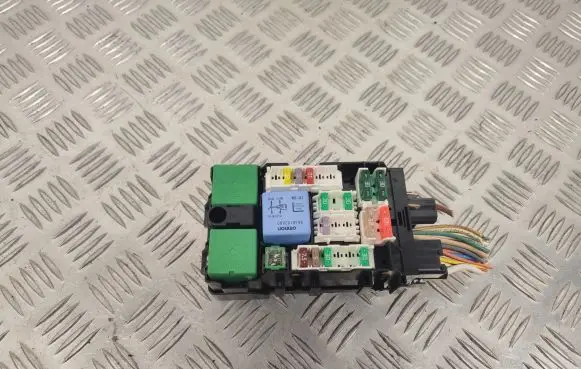 Citroen DS5 Fuse module 9665490680