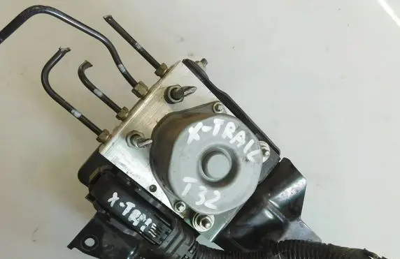 Nissan X-Trail T32 ABS Pump 476607FP8A