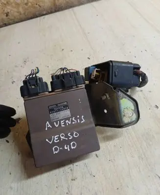 Toyota Avensis Verso Fuel injection control unit/module 8987126010 1310001280