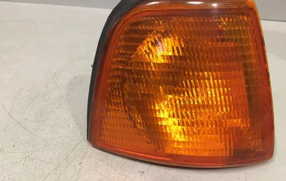 Audi 80 90 B3 Front indicator light 42729R6