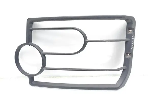 Land Rover Discovery 3 - LR3 Under headlight/headlamp trim VUB501200KD