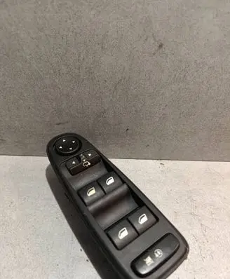 Citroen C4 I Picasso Electric window control switch 96639382