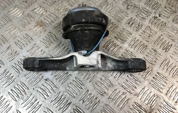 Volvo V40 Engine mount bracket 31359635