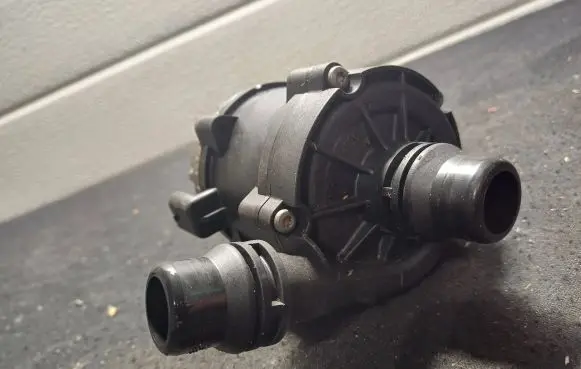 BMW 5 G30 G31 Electric auxiliary coolant/water pump 9482744 0392024094