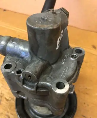 BMW 7 E32 Power steering pump 1136295