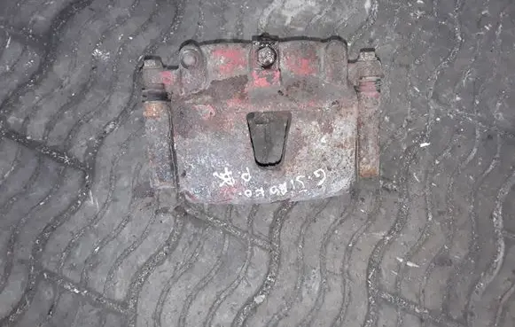 Jeep Grand Cherokee (WK) Front brake caliper NOCODE