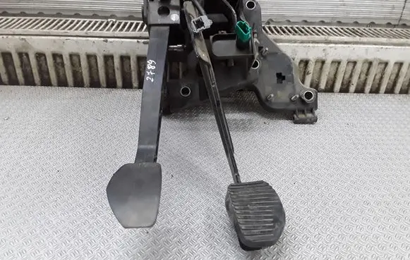 Peugeot 407 Pedal assembly 9654164980
