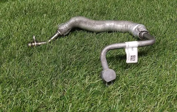 Coolant pipe/hose