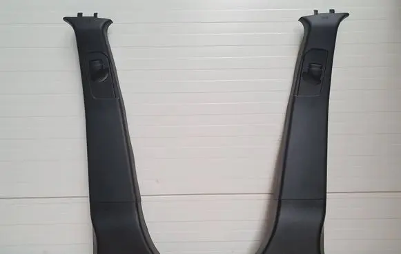 Jeep Cherokee (B) pillar trim (top) 101525080BLR 1GT14DX9AF