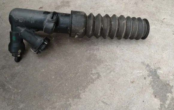 Opel Crossland X Clutch slave cylinder 9809468580