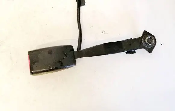 Mazda 5 Front seatbelt buckle