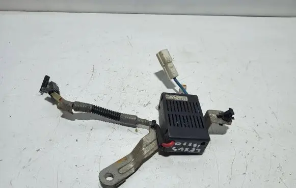 Lexus IS 220D-250-350 Aerial antenna amplifier 5370601J C25S2B601J