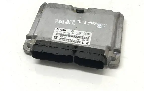 Opel Frontera B Engine control unit/module 90589739 0281001792