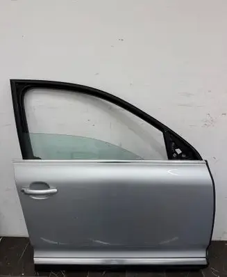 Volkswagen Touareg I Front door 