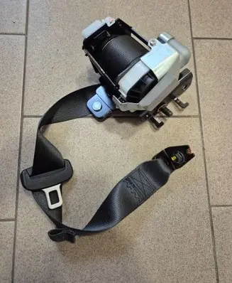 KIA Xceed Rear seatbelt 89810J7400