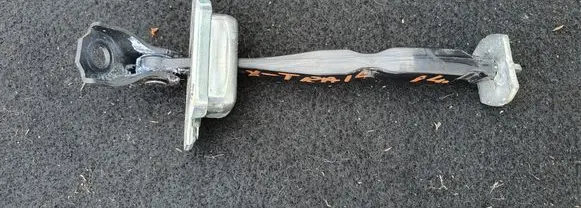 Nissan X-Trail T32 Front door check strap stopper