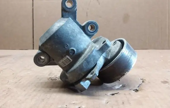 Mitsubishi ASX Alternator belt tensioner 