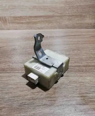 Toyota Corolla Verso AR10 Door central lock control unit/module 8974105050 73667112 736671A