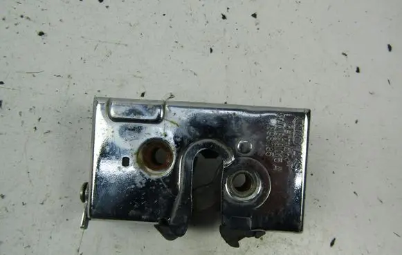 Audi 80 90 S2 B4 Rear door lock 8A0839015A