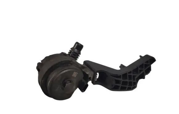 BMW 5 G30 G31 Electric auxiliary coolant/water pump 6834923 683492302