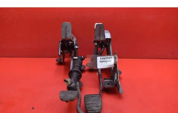 Renault Clio I Accelerator throttle pedal 