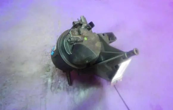 Ford Fusion Fuel filter housing 