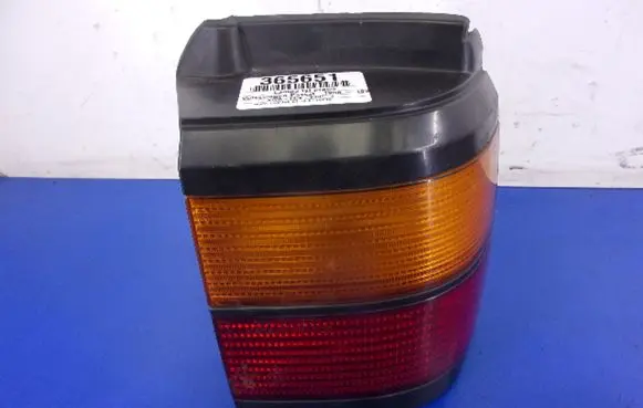 Volkswagen PASSAT B3 Rear/tail lights 333945112