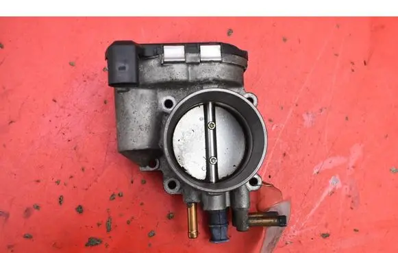 Audi A6 Allroad C5 Throttle body valve 078133062B