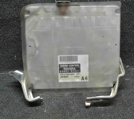 Toyota Corolla E120 E130 Engine control unit/module 8961102A61