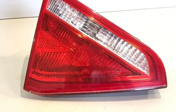 Audi A5 8T 8F Tailgate rear/tail lights 8T0945093