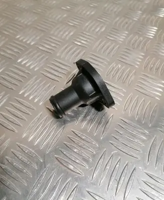 Volkswagen Golf III Engine coolant pipe/hose 026121145L