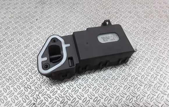 Fuel tank cap lock