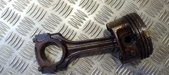 Mercedes-Benz E W124 Piston with connecting rod