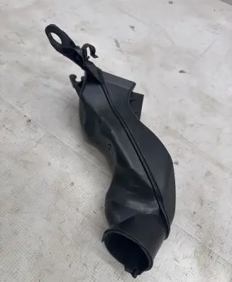 BMW X2 F39 Intercooler air guide/duct channel 7385249 748506 51717385249
