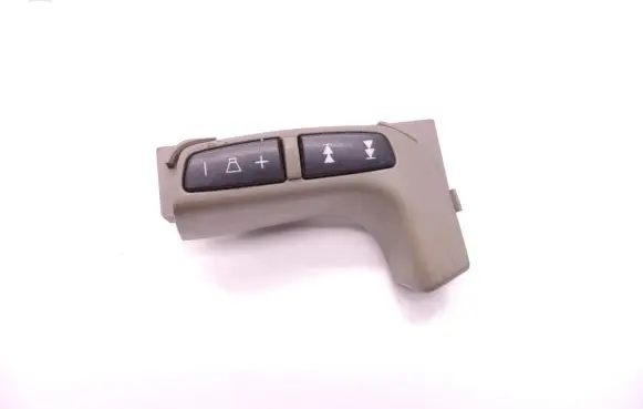 Volvo V70 Steering wheel buttons/switches 30710272 D94