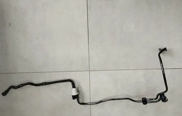 Volkswagen Golf VII Breather/breather pipe/hose 06D133517B