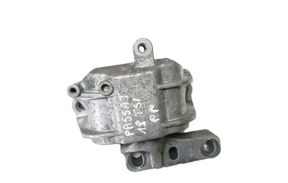 Volkswagen PASSAT B6 Engine mount bracket 1K0199262AM