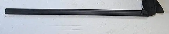 Tesla Model Y Rubber seal front door window/glass 150006200F 1500062