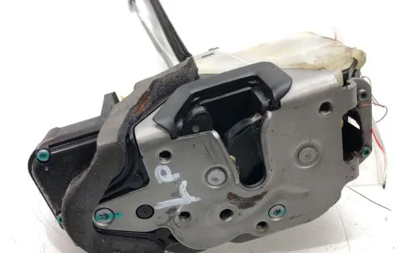Chevrolet Cruze Front door lock