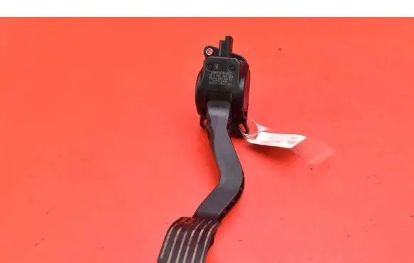 Peugeot 307 Accelerator throttle pedal 9680756880