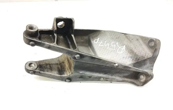 Volkswagen Transporter - Caravelle T5 Engine mounting bracket 7E0199343