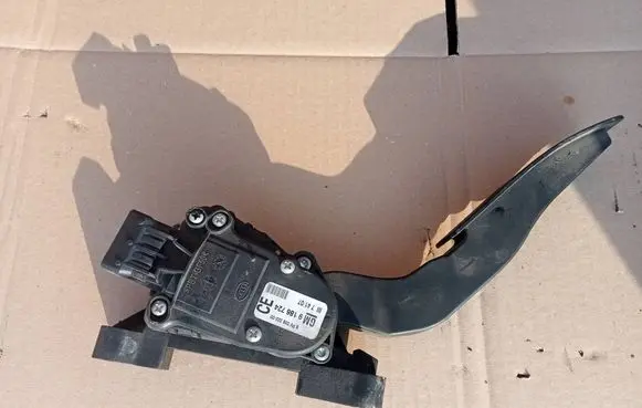 Opel Vectra C Accelerator throttle pedal 9186724CE