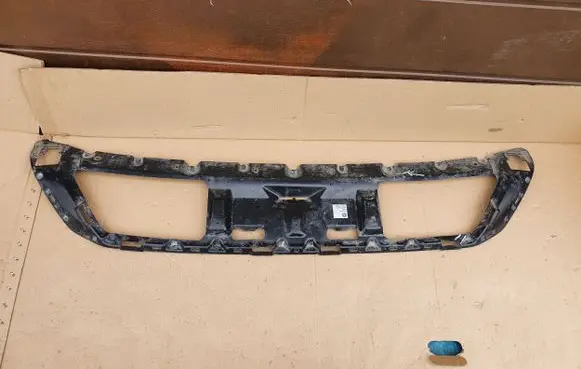 Volkswagen Amarok Front bumper lip 2H6071003
