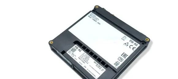 Porsche Taycan 9J1 SOS control module 4N0035282A