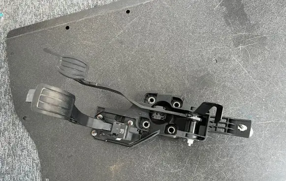 Peugeot Expert Accelerator throttle pedal 9839353480 5177080 86CT74