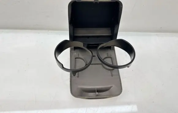 Subaru Forester SF Cup holder back 