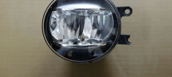 Toyota C-HR I Front fog light E13137941