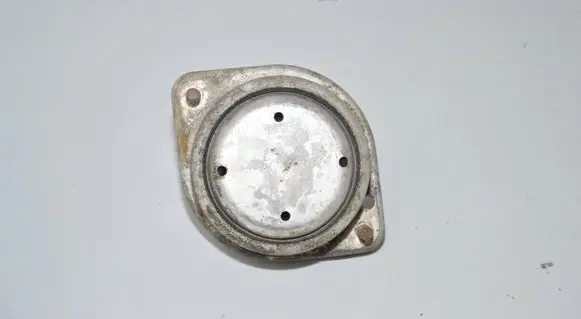 BMW 5 E39 Engine mount bracket 1092896