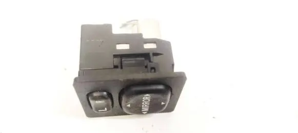 Toyota Auris 150 Wing mirror switch 769746C 183574