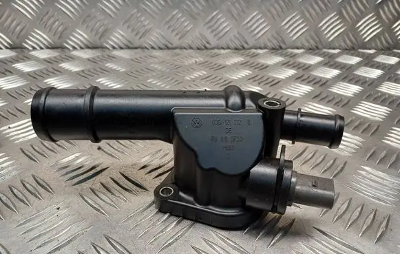 Engine coolant pipe/hose